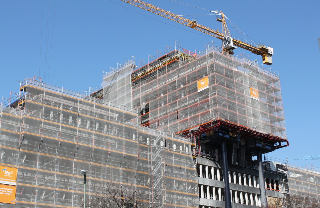 Baustelle DIN-Gebäude im März 2020